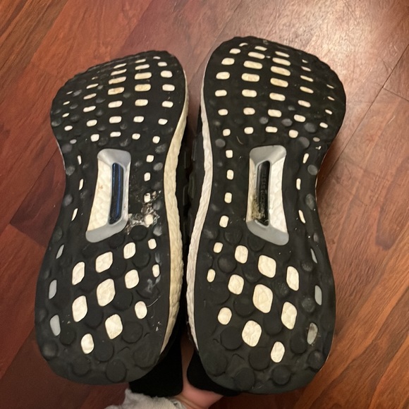 Adidas Ultraboost Black Size 10.5 - Picture 5 of 6